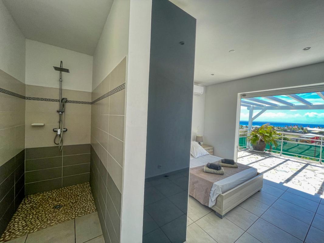 Location villa Topaze 2 chambres 4 personnes vue sur mer piscine à St François en Guadeloupe - chambre 2 sd